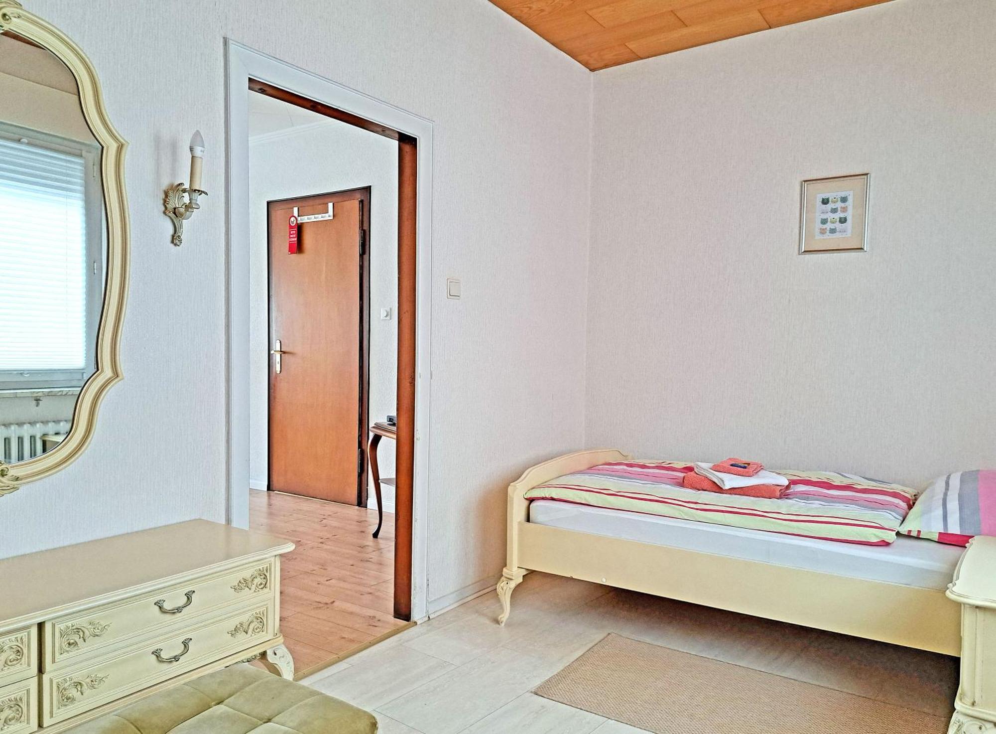 Margaretes Gaestehaus Am Rheinsteig Wanderer Radfahrer Familien Business-Reisende Wlan Gratis Rheinbrohl Exterior photo